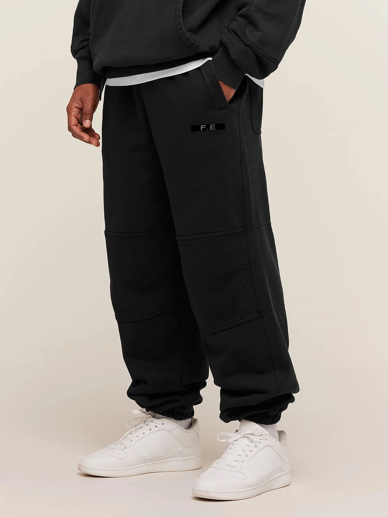 Men's V2 Cuffed Essential Straight Leg Joggers - Black