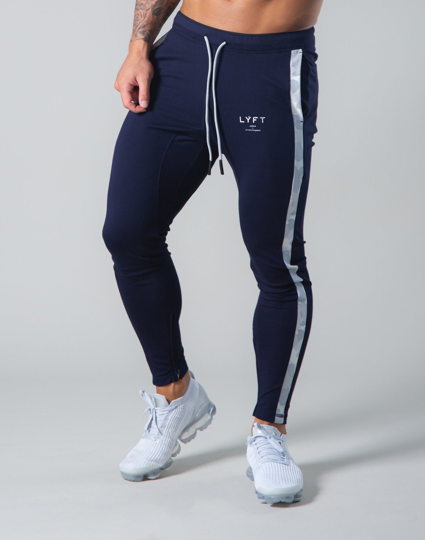 Men's Tech Joggers V4